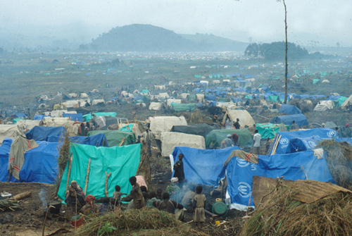 Rwandan_refugee_camp_in_east_Zaire